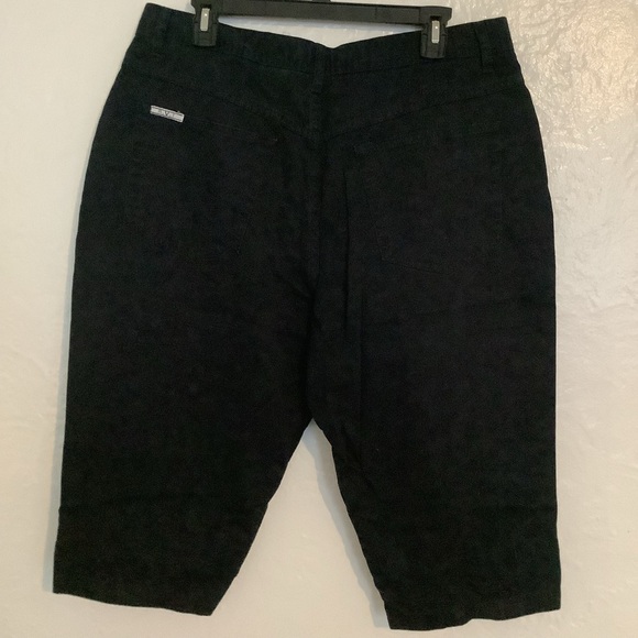 SOLD RVT capris - Picture 3 of 9